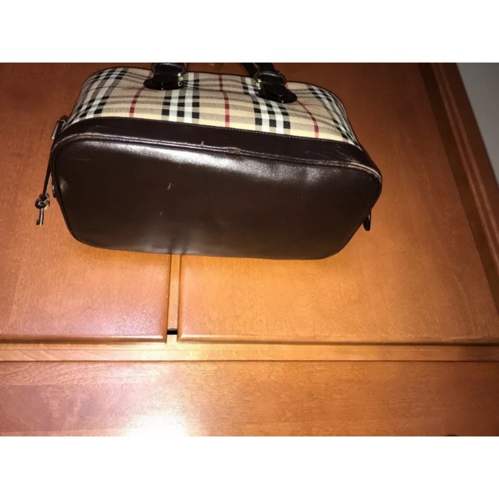 Used Burberry handbag authentic - Picture 4 of 8